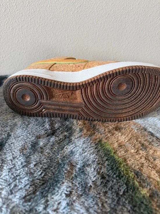 Nike Men’s Air Force 1 Happy Pinneapple - Picture 7 of 16